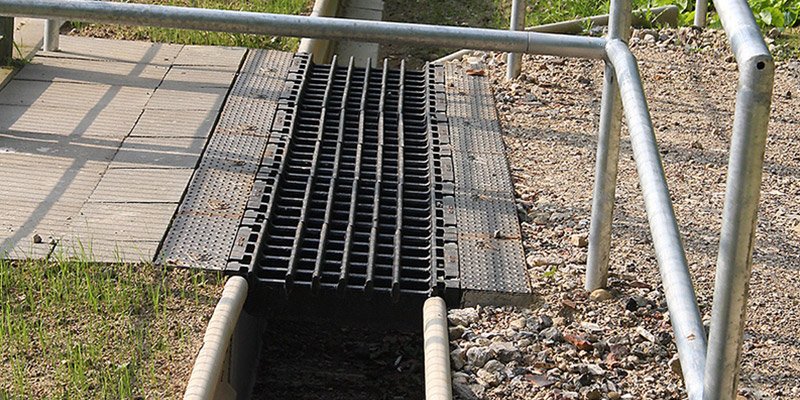 Trap-channel-adaptable-for-all-surfaces